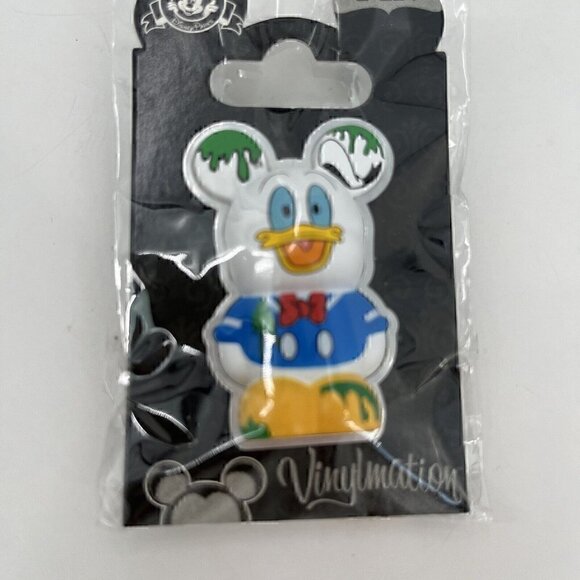 NEW DISNEY PARKS Vinylmation 3D Pin Wet Paint Donald Duck Trading Pin - Picture 3 of 6